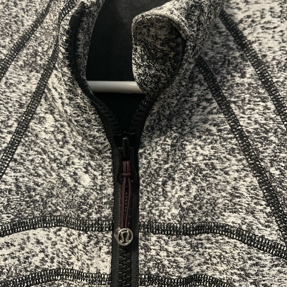 Lululemon Jacket - Picture 2 of 4